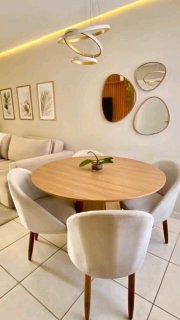 Mesa de Jantar Redonda com Cadeiras
